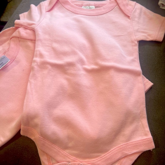 Necessities by Tendertyme 3pk Pink Unisex Short Sleeve Baby Bodysuit 6M - Picture 1 of 2